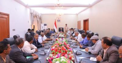الحكومة اليمنية تقيل “العلواني” عقب كشفه عن كارثة وشيكة (تفاصيل)