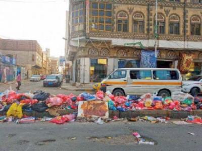 إضراب شامل لعمال النظافة بصنعاء بعد نهب الحوثيين إيرادات صندوق النظافة والتحسين