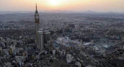 صحف سعودية تنشر خبرا "صادما" ينتظر المعتمرين