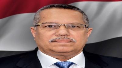 مواطن من عدن: هذا هو الفرق عندما نشاهد موكب "بن دغر" وموكب "الانتقالي"