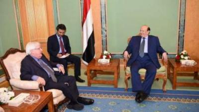 هادي لــ غريفيث : تجربتنا مع الحوثيين تؤكد عدم رغبتهم في السلام
