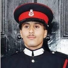 نجل الرئيس السابق علي عبدالله صالح يُعلّق على لقاء الحوثيين بالمبعوث الأممي، ويتوعدهم؟