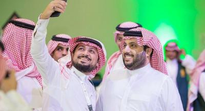 "أنقذته الشرطة الروسية"... تركي آل الشيخ ينجو من الجماهير في موسكو 