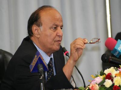  الرئيس هادي يصدر توجيهاً عاجلاً وحاسماً لجميع الوزراء والمسؤولين المتواجدين خارج اليمن
