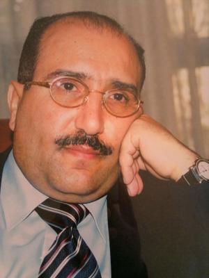  خالد الرويشان يكشف عن إغلاق أكبر مركز تجاري لبيع الملابس الجاهزة بالعاصمة صنعاء بسبب ”جباية الخُمُس”..!