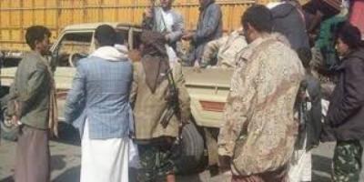 مسلحوا الحوثي يقتحمون عرساً في إب ليلقو محاضرة للمشاركين