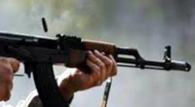 الحديدة : قيادي حوثي يقتل 5 من أبناء عمومته رميا بالرصاص