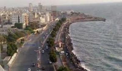 أول إنزال جوي في الحديدة للتحالف العربي