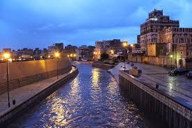 أمطار غزيرة تشهدها العاصمة صنعاء في الأثناء