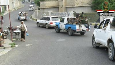  بعد مهاجمة منزلة بجميع انواع الأسلحة قوات الحزام الامني تعتقل القيادي عادل  فارع