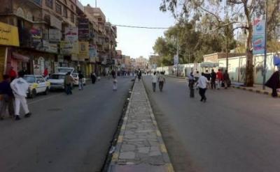 بعد انهيار الريال هذا ما يحدث صباح اليوم في صنعاء وتجار يتحدثون عن فاجعة لأول مرة منذ 20 سنة