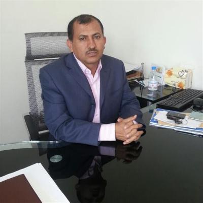قيادي في حزب الإصلاح ينتقد الحكومة ويصفها بـ"حكومة النوارس المهاجرة"