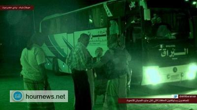 عاجل: تنظيم القاعدة ينشر صورا جديدة لعملية قتل الجنود مساء اليوم في الحوطة- صور