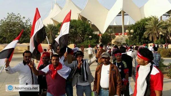 صور حصرية الأن لتوافد المشجعين اليمنيين لأستاذ الملك فهد بالرياض لحضور مباراة اليمن والسعودية مساء الليلة