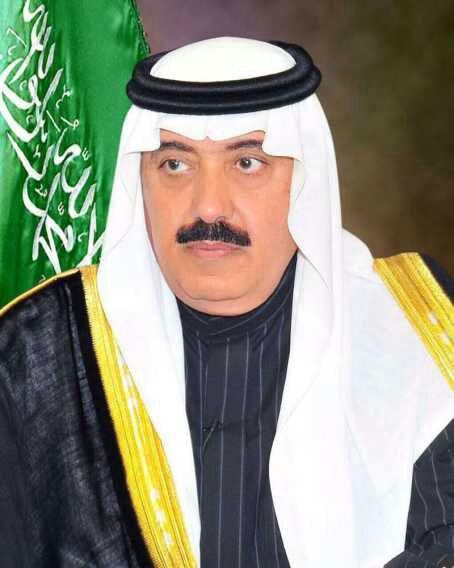 الأمير متعب بن عبدالله  يسدد ديون  عسكريًّين بالحرس الوطني السعودي المرابطين بالحدود