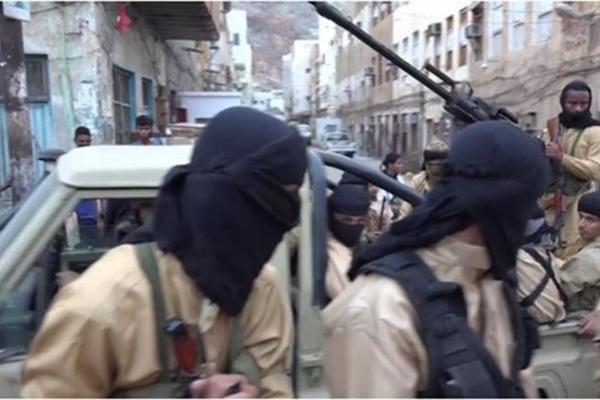 داعش يتبنى قتل قيادي بالمقاومة الشعبية في عدن
