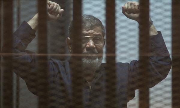 مرسي لم يكن ساذجا وهذه هي الأسباب الحقيقية للإنقلاب عليه 