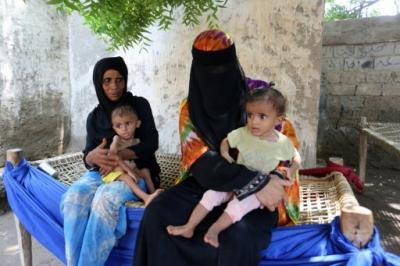 سوء التغذية يهدد حياة أطفال مديرية الخوخة في غرب اليمن