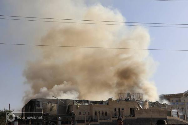 شاهد بالصورة مقتل ضابط كبير بالزي العسكري في الصالة الكبرى بصنعاء في عزاء اسرة الرويشان