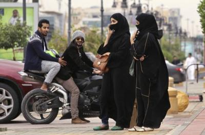 ضابط سعودي (مزيف) ابتز مراهقة وهدد بفضح علاقتها المحرمة معه اذا فكرت بالتخلي عنه