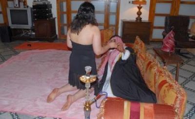 ليبية ضبطت في مصر تمارس الجنس مع خليجيين: (الأزمة السياسية دفعتني للدعارة)