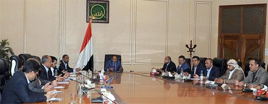 صنعاء: القائم بأعمال رئيس الوزراء في حكومة الحوثيين: الرواتب ستُصرف لا محالة في "القريب العاجل"