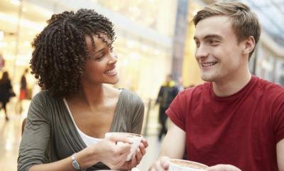 لماذا تحب المرأة الرجل الخجول؟