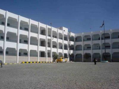 فشل الدراسة في المدارس الحكومية بصنعاء والطلاب والمدرسين يرفضون الحضور