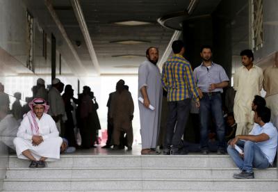 الجارديان: السعودية في ورطة وعاجزة عن تسديد مليارات الدولارات للشركات الخاصة