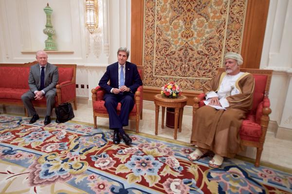اليمن : شاهد بالوثيقة البنود التي وقع عليها مندوب الحوثيين والمؤتمر في لقاء مسقط بوساطة جون كيري