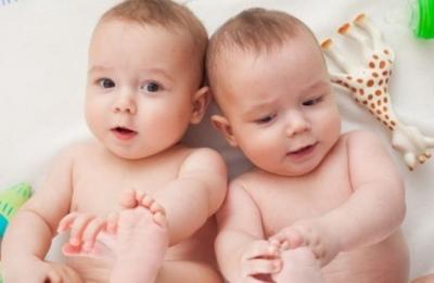 سيدة تنجب مرتين خلال عشرة أيام.. كيف؟