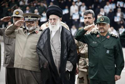 المونيتور: اضطراب سياسي في إيران والحرس الثوري حذر.. تلمسوا رؤوسكم الأمور قد تخرج عن السيطرة قريبا