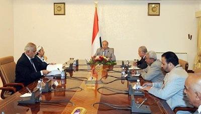 المليونير رجل الأعمال اليمني عبدالله حمود الحسيني المرشح الأبرز لرئاسة الوزراء.