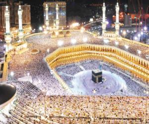 8 مليون معتمر من خارج السعودية أدو مناسك العمرة خلال شهر رمضان المبارك 