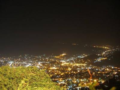 على خلفية تعين مدير عام للكهرباء من مديرية ماويه وعزل المدير الذي ينتمي الي صبر يوم دام حصيلته 5 قتلى بينهم شيخ قبلي وضابط