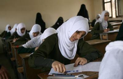 تعز -الاحصائية الاولية لامتحانات الثانوية (معاقبة 122 ملاحظ  و26 حالة تجمهر و12 حالة اقتحام ونقص 13 دفتر اسئلة ونقل 14 مركزا أساسيا)