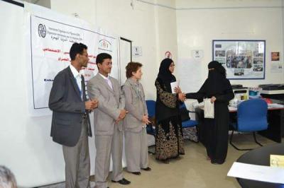 اختتام الدورة التدريبية الثانية حول حماية الاطفال في مناطق النزاعات بصنعاء   