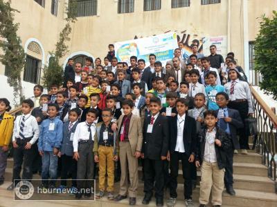 المعلم الصغير برنامج يتسلم فيه الطلاب إدارة مدارس النهضة بشكل كامل 