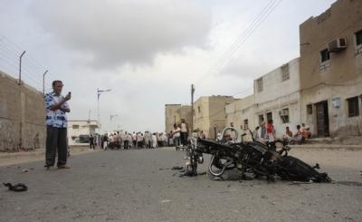 العميد مغلس: لدينا معلومات مؤكدة عن استهداف منشآت حيوية بدراجات نارية الأيام القادمة.. عدن.. مصرع انتحاري على متن دراجة نارية كان يستهدف منشآت نفطية بالبريقة