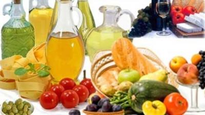  مأكولات البحر المتوسط تخفف من أعراض سن اليأس عند المرأة 