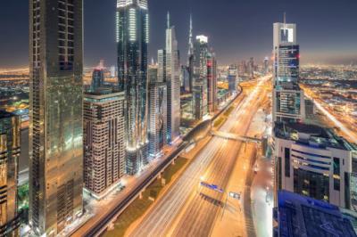 الإمارات: وفاة طفل اختناقاً بعد أن نسيه أهله في السيارة