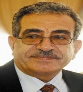 وزارة الثقافه تكرم 36 شخصيه فنيه وابداعية في حفل تكريمي بصنعاء اليوم الاربعاء 