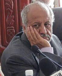 الحكومة :محافظ إب لا يعرف أصول التعامل  وجاهل بأصول السياسة وحان الوقت لمحاسبته 