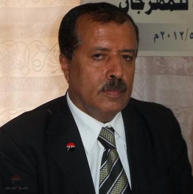 برلماني يمني : يدعو الدولة للتأكد من قبيلة أي مشتبه بالإرهاب قبل مهاجمته  