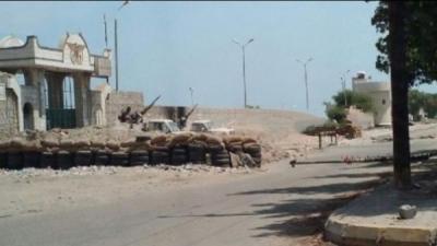 الحوثيين يتقدمون سريعا باتجاه القصر الرئاسي بالمعاشيق.
