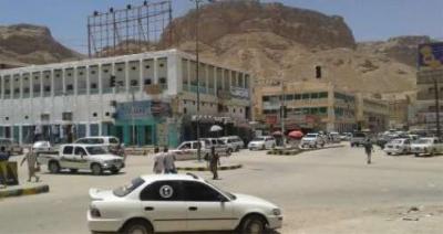 حضرموت : مجهولون يوزعون منشورات تحذر  كل من يلتحق بالمعسكرات الموالية للتحالف