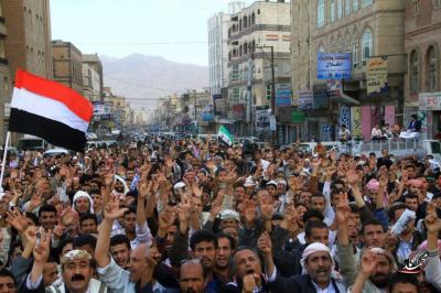 طالبوا الرئيس بأن يعتبر  يوم (11) فبراير يوماً وطنيا لتقديم  المشتبهين بارتكاب جرائم ضد شباب الثورة في وقفة 