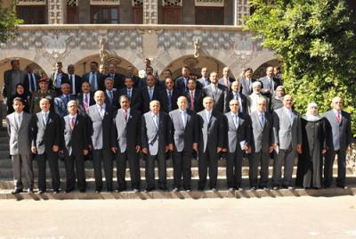 من يتهمون الحكومة بالضعف ... هل حقاً يريدون حكومة قوية؟