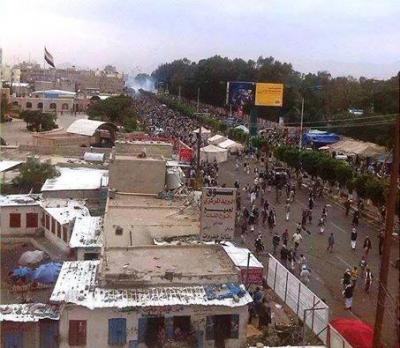 مصدر أمني يوضح أسباب تدخل مكافحة الشغب بفض اعتصام الحوثيين بشارع المطار بصنعاء