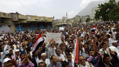 تعز تحتشد مره اخرى لدعم رئيس الجمهورية والتنديد بحصار صنعاء